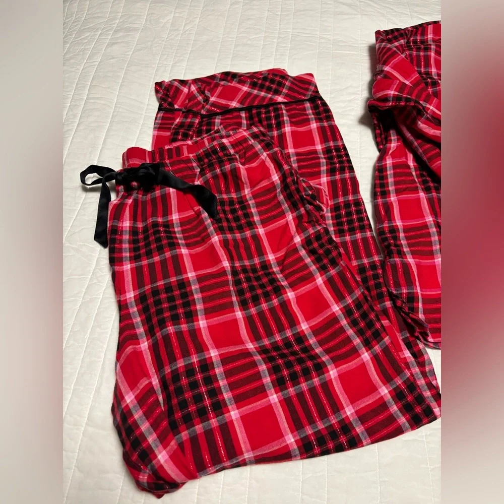 Victoria’s Secret Sleep Dreamer Red Flannel Long Sleeve Pajama Set Large